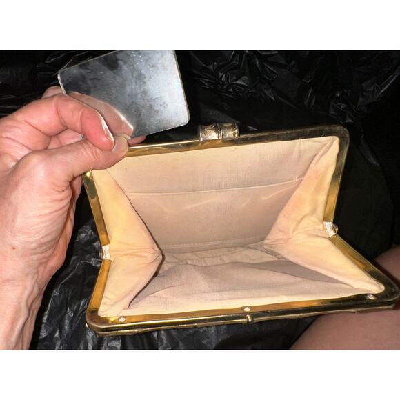 VINTAGE 40s 50s WHITE/OFF WHITE LIZARD/LEATHER BELT BAG OR CLUTCH FRAME BAG - Picture 9 of 10